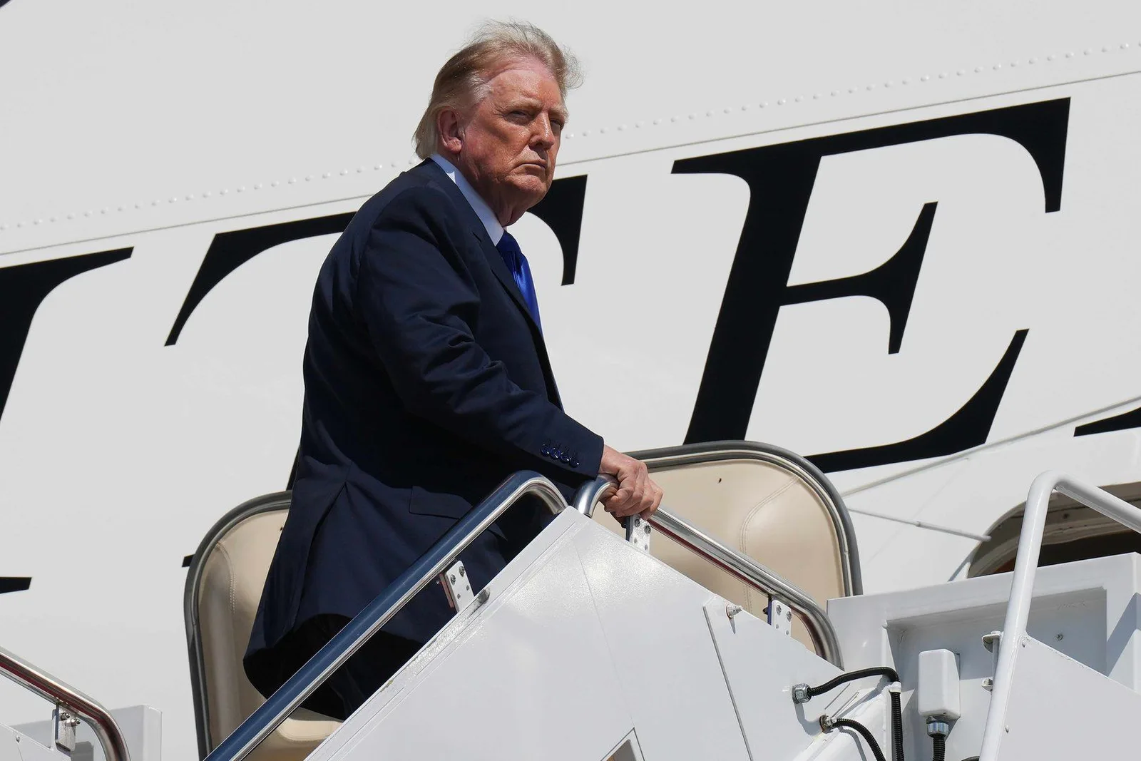 Trump affirme que la guerre américano-iranienne prendra fin immédiatement après les élections de mi-mandat
