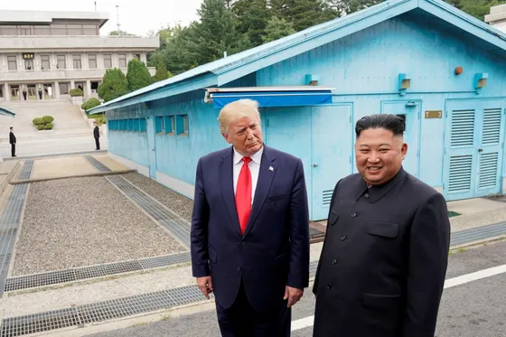 Trump qualifie Kim Jong Un d’« ami » et minimise l’arsenal nucléaire nord-coréen