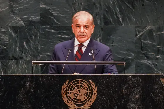 Une attaque houthie contre La Mecque ou Médine franchirait une « ligne rouge », dit le Premier ministre pakistanais à l’ONU