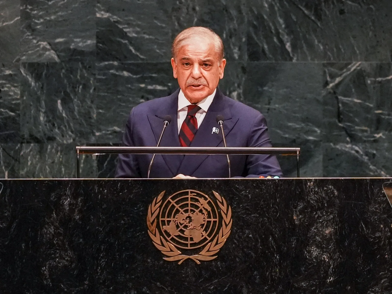 Une attaque houthie contre La Mecque ou Médine franchirait une « ligne rouge », dit le Premier ministre pakistanais à l’ONU