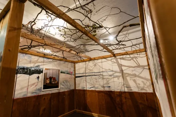Une exposition d'art présentant des souccot peintes soulève des questions sur l'histoire, le foyer et le déplacement
