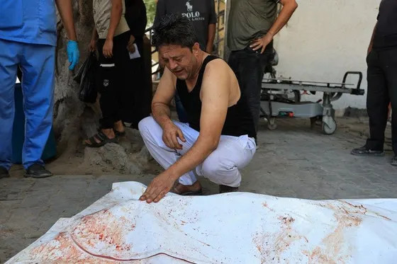 Une frappe aérienne israélienne « double frappe » responsable de la mort d'un écolier à Gaza