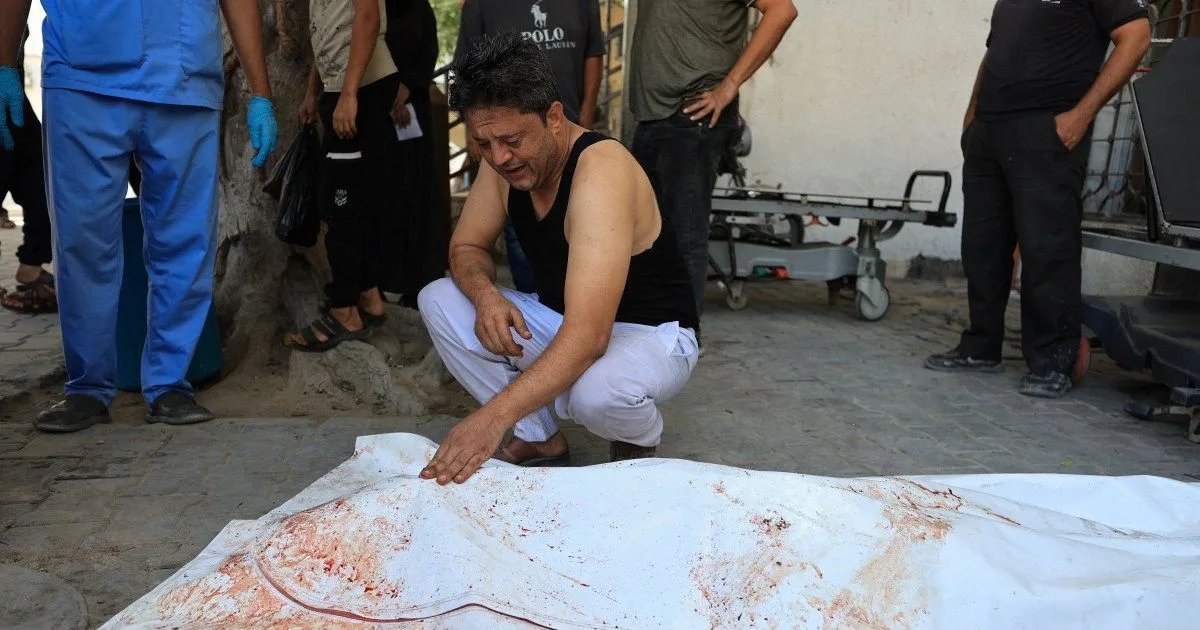 Une frappe aérienne israélienne « double frappe » responsable de la mort d'un écolier à Gaza