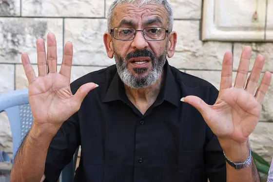 Une raid israélienne cible le domicile du journaliste palestinien Ali al-Samoudi