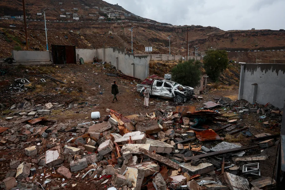Conflit au Yémen | 14 morts dans des frappes saoudiennes, les houthis ciblent l’aéroport d’Aden
