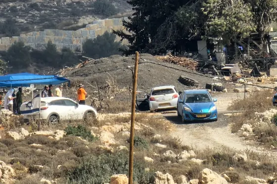 D'une maison aux villages : les colons israéliens encerclent les Palestiniens