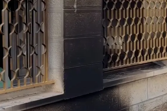 Des colons attaquent une mosquée palestinienne près de Jérusalem-Est occupée