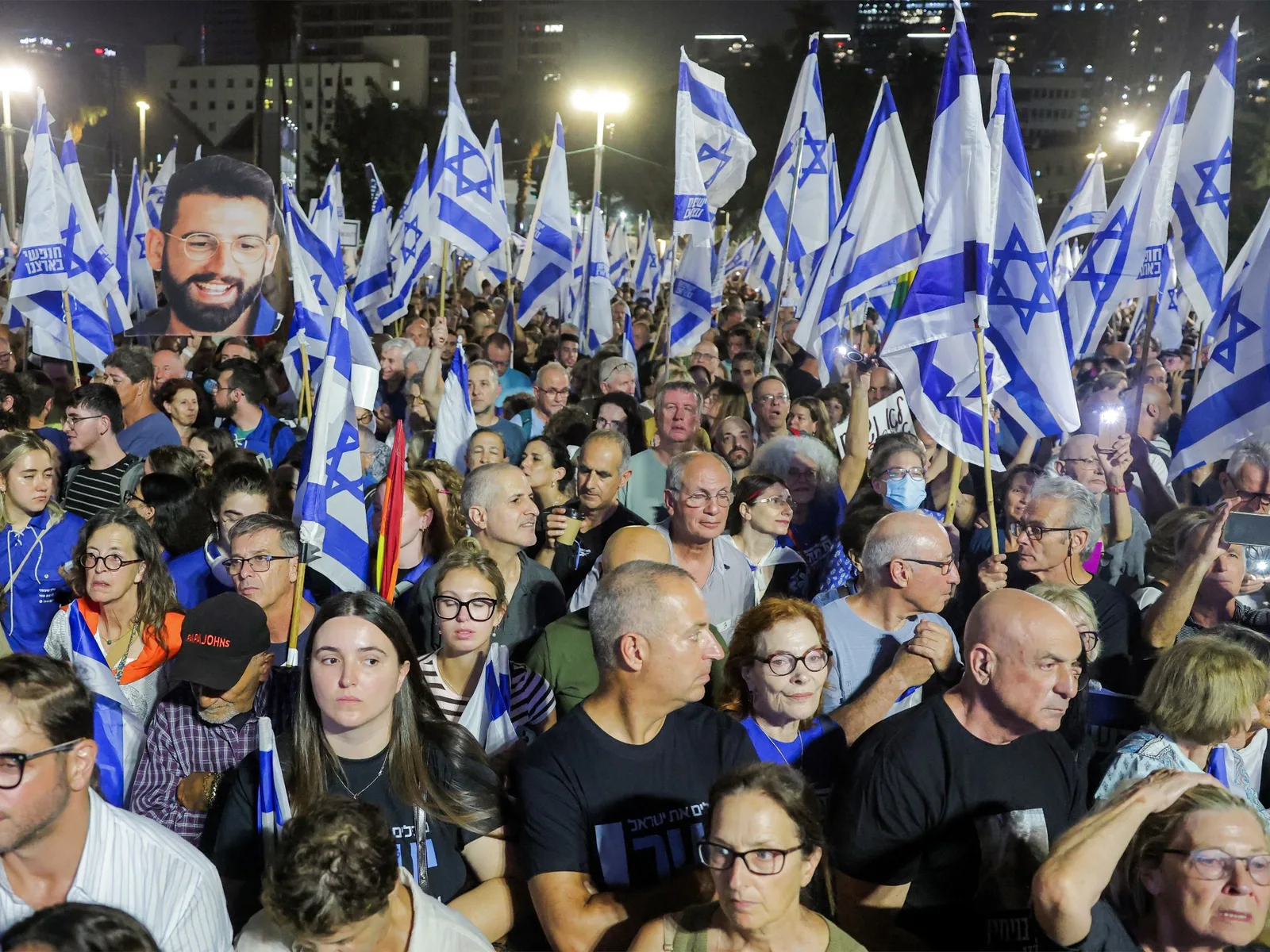 Des milliers d'Israéliens manifestent contre le gouvernement Netanyahu quelques jours avant les élections