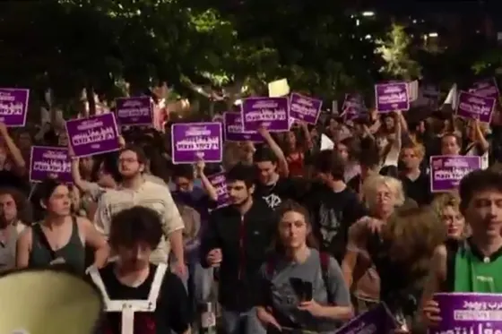 Des opposants israéliens ont manifesté à Tel Aviv pour réclamer la participation des partis arabes augouvernement