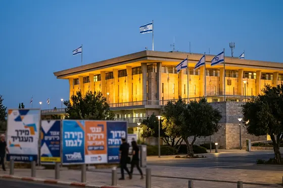 Élections du 27 octobre : Netanyahou mobilise la droite, l'Europe agite la menace de sanctions