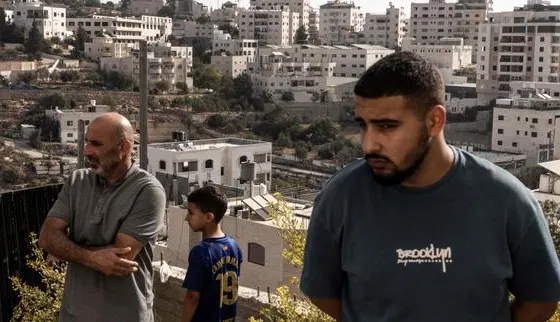 En Cisjordanie, l’armée israélienne déplace des centaines de Palestiniens à Hébron après la mort de deux soldats israéliens dans une attaque