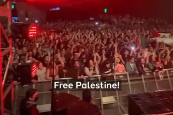 « Free Palestine ! » : Le groupe irlandais Kneecap à Mexico