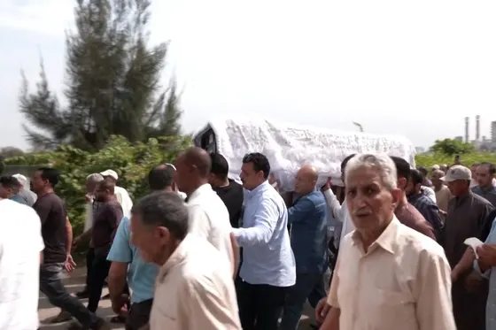 Funérailles d'une hôtesse de l'air égyptienne tuée dans une attaque houthie à Riyad