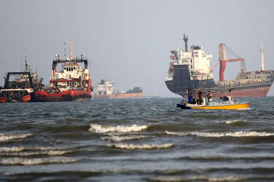 « Guerre économique » : l’Iran perd-il son emprise sur le détroit d’Ormuz ?