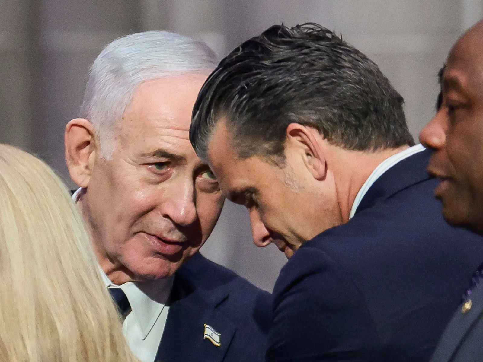 Hegseth rencontre Netanyahu lors d'une visite non annoncée en Israël