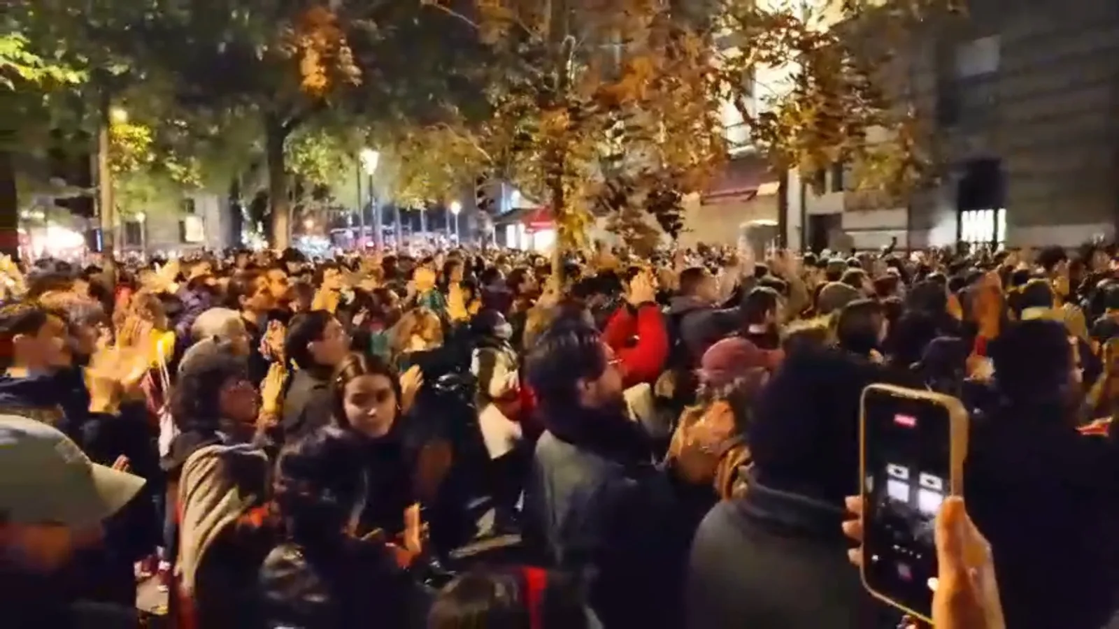 Hommage aux victimes de l’attentat raciste de Trappes à la Bourse du Travail de Paris