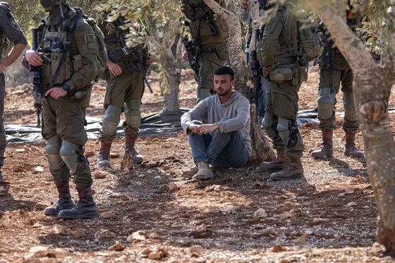 Israël arrête 36 Palestiniens en Cisjordanie, les attaques contre les agriculteurs s'intensifient