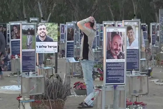 Israéliens marquent une pause pour commémorer l'anniversaire de l'attaque du Hamas du 7 octobre
