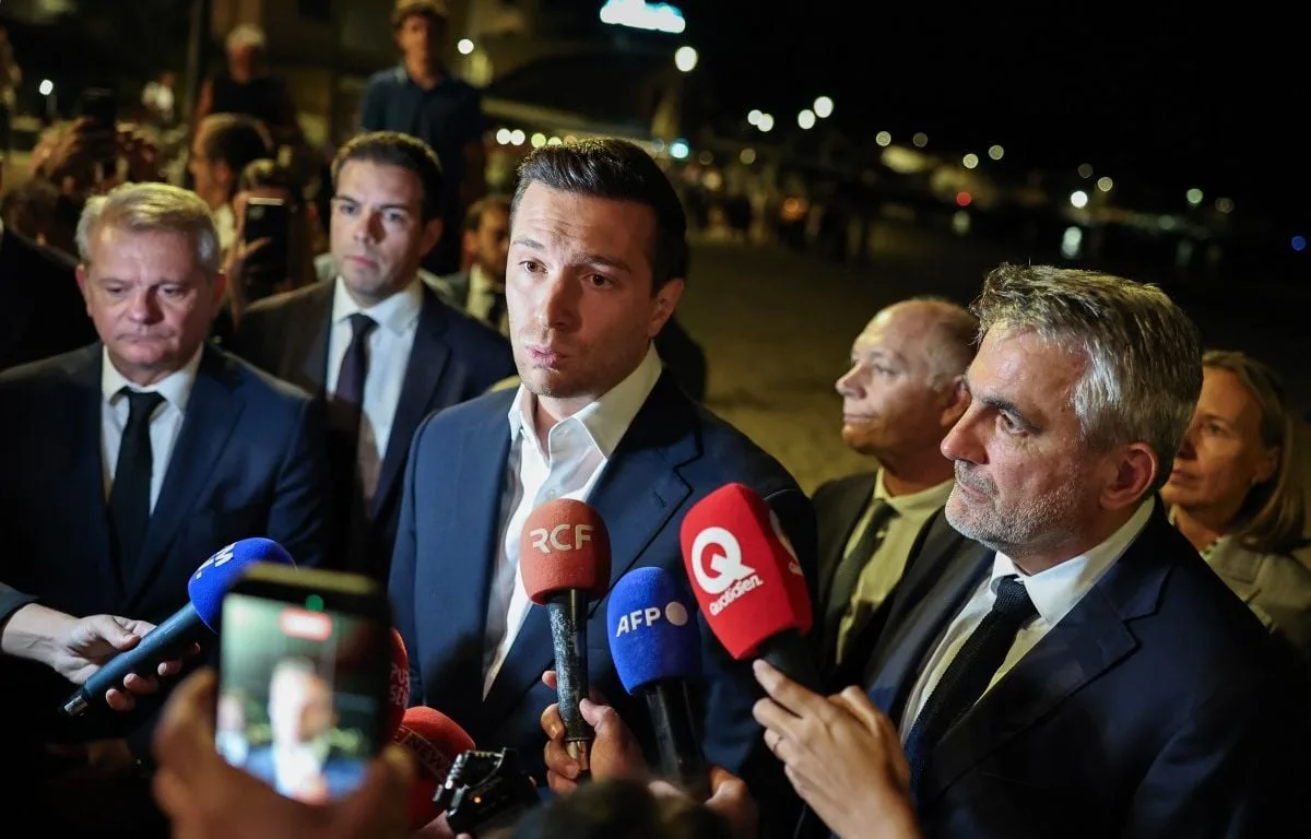 Jordan Bardella accusé d’antisémitisme : « Il applique une stratégie à la Trump, de nier en bloc et de contre-attaquer »