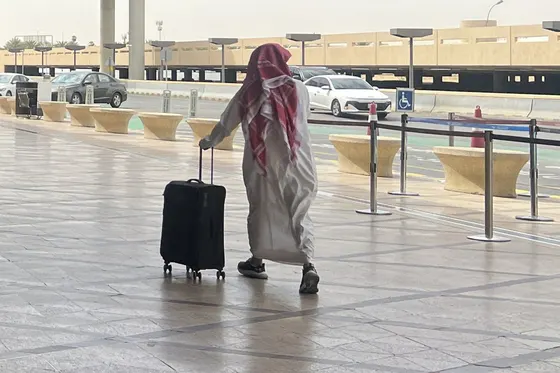 L'Arabie saoudite confirme trois morts dans les frappes houthies sur ses aéroports