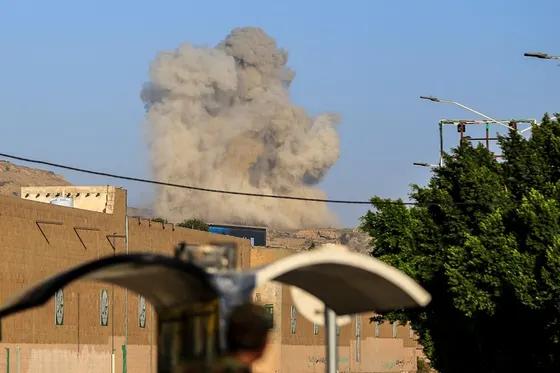 L’Arabie saoudite dit mener une « opération à grande échelle » contre les houthis