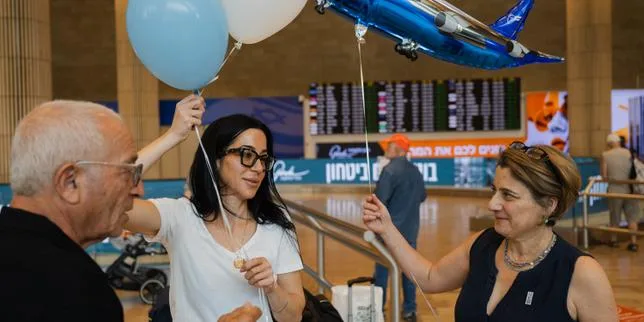 « L’enjeu est existentiel ! » : des milliers d’Israéliens établis à l’étranger affluent dans le pays pour voter aux élections législatives du 27 octobre