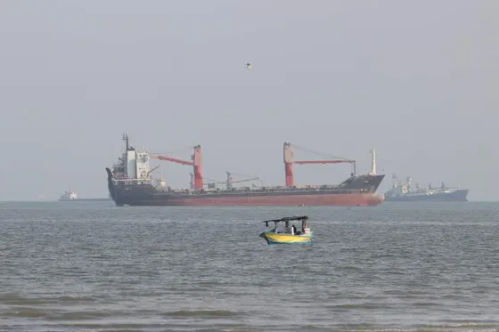 L'Iran annonce que 7 pétroliers ont été attaqués dans le détroit d'Ormuz alors que le conflit s'intensifie
