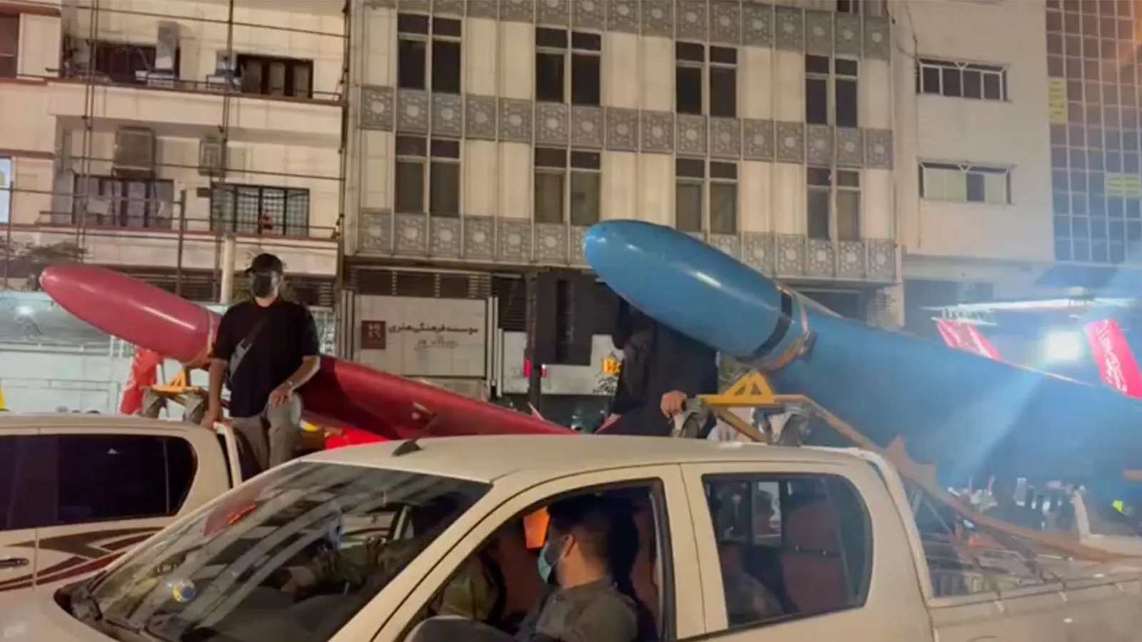 L'Iran fait défiler des drones Shahed dans la capitale