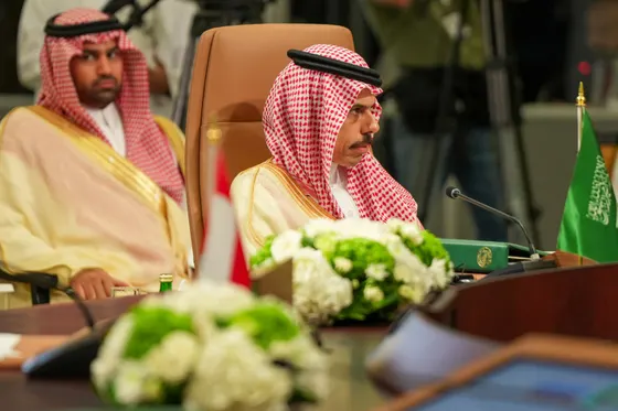Le CCG condamne les attaques houthies contre l'Arabie saoudite alors que les combats s'intensifient au Yémen