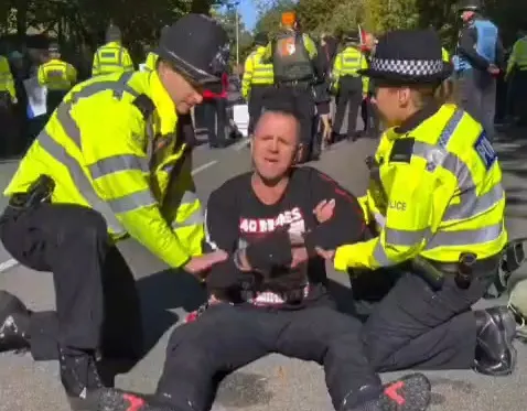 Le gouvernement britannique ne parvient pas à faire taire les opposants au génocide