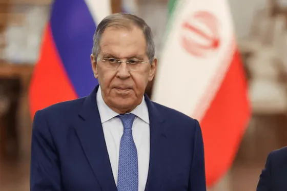 Le Lavrov russe discute de la guerre américaine et de la sécurité régionale lors de sa visite à Téhéran