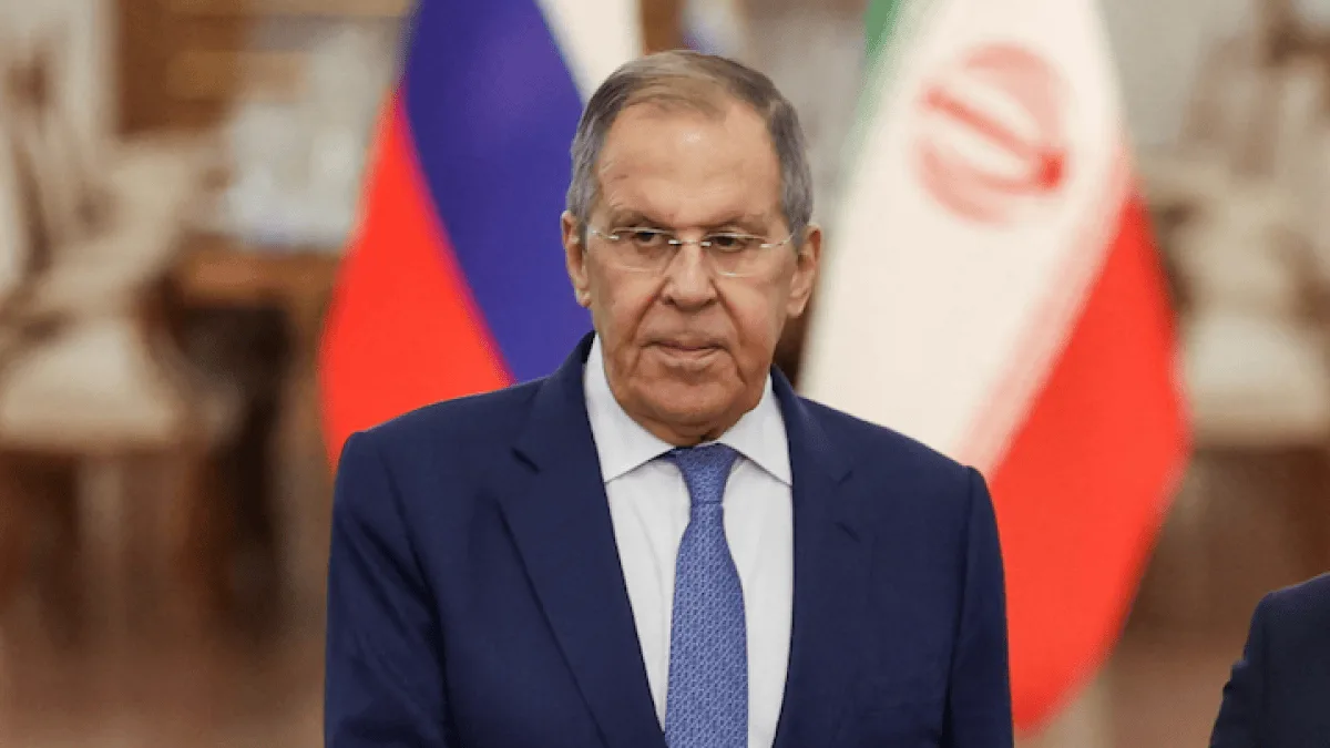 Le Lavrov russe discute de la guerre américaine et de la sécurité régionale lors de sa visite à Téhéran