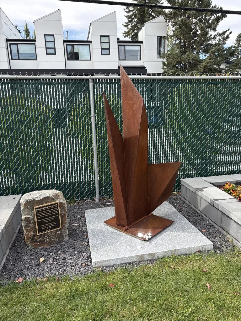 Le premier mémorial du 7 octobre au Canada dans un cimetière a été récemment inauguré à Calgary