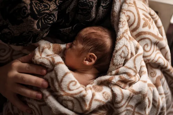 Le toucher d'une mère aide les bébés prématurés à grandir en bonne santé à Gaza