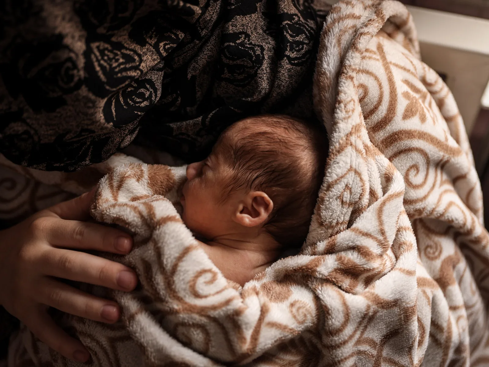 Le toucher d'une mère aide les bébés prématurés à grandir en bonne santé à Gaza