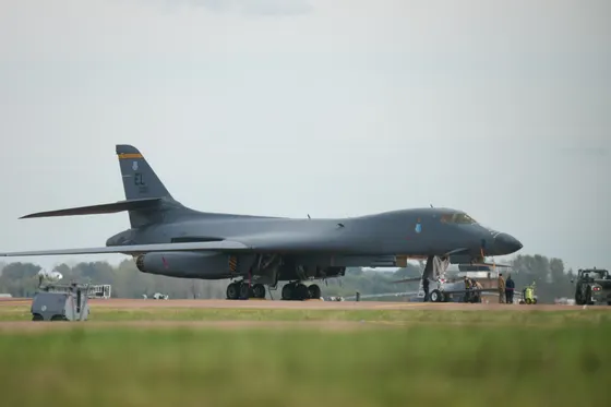 Les États-Unis retirent leurs bombardiers B-1 de la base britannique de Fairford en raison des craintes liées à l’Iran