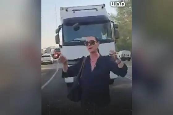 Les fascistes israéliens bloquent les camions de nourriture à l’entrée de Gaza