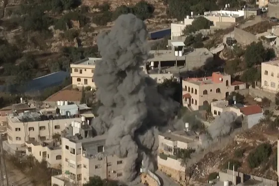 Les forces israéliennes détruisent les maisons de Palestiniens accusés d'avoir tué des soldats