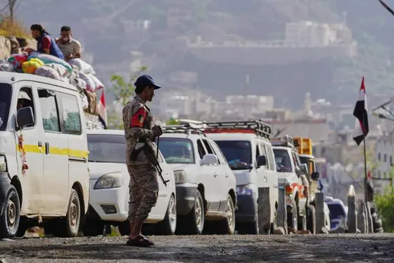 Les Houthis attaquent une ville du Yémen que l'ONU dit être en « grave danger »