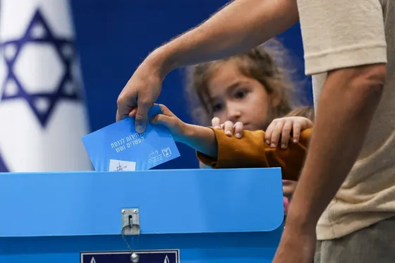 Les Israéliens commencent à voter alors que Netanyahou se bat pour sa survie politique
