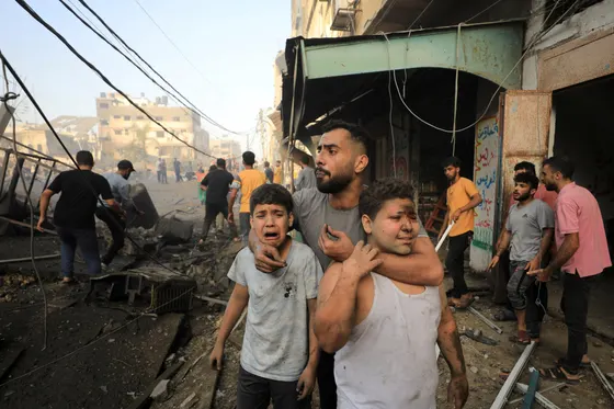 Les Palestiniens vont enterrer les restes de 105 personnes tuées dans une attaque israélienne sur Gaza