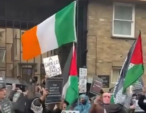 Londres : Rassemblement devant l’équivalent du CRIF