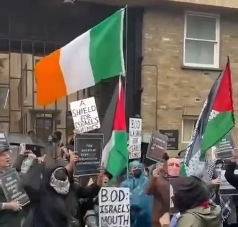 Londres : Rassemblement devant l’équivalent du CRIF