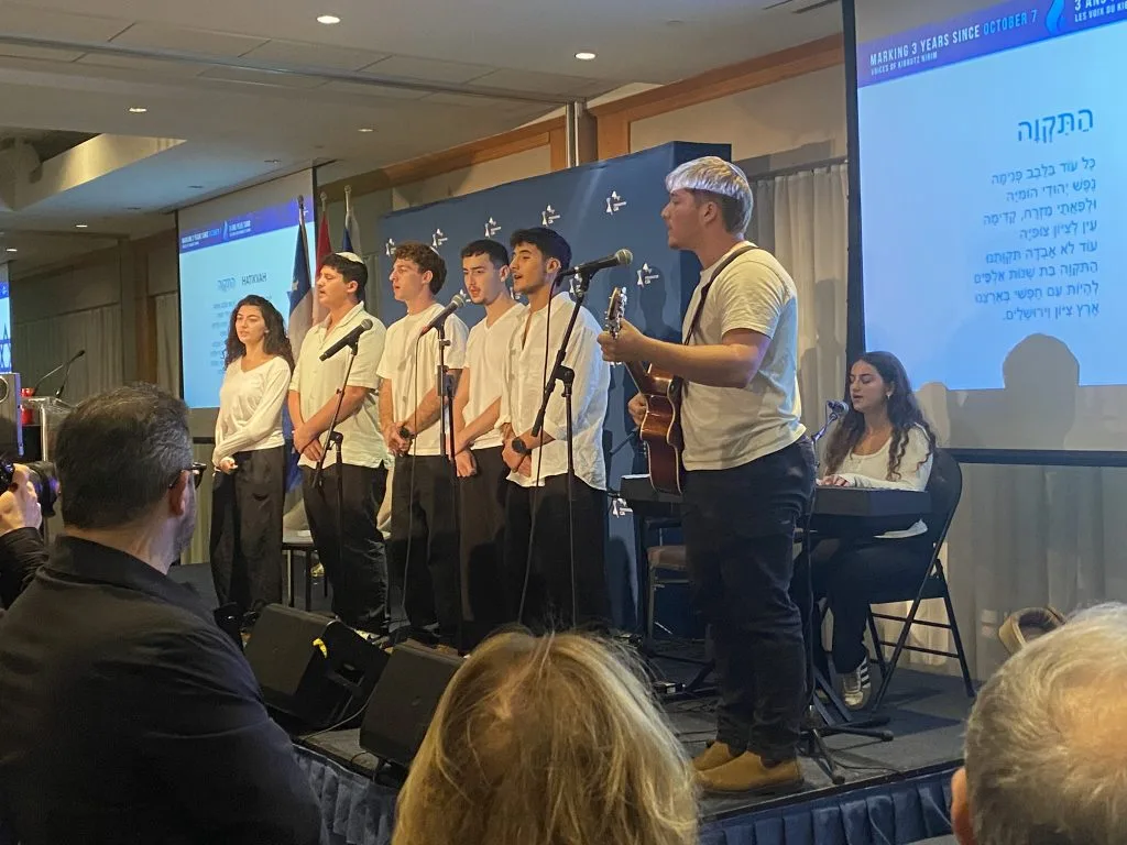 Montréal : « Nous nous souvenons de toutes les familles avec des chaises vides à leurs tables de Shabbat »