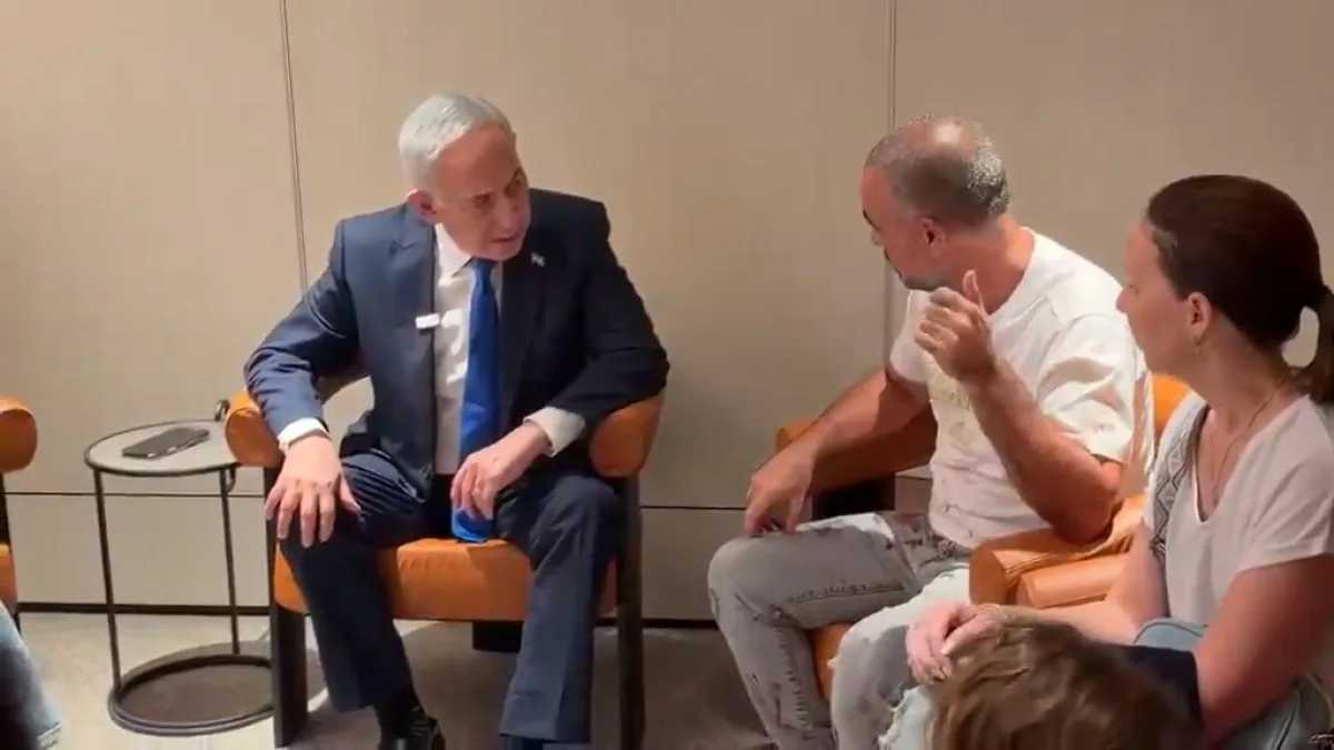 Netanyahou rencontre le passager de Flydubai qui a maîtrisé le pilote lors d'une attaque au couteau