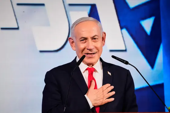 Netanyahu présente ses réalisations et ses projets alors que le Likoud est en tête des sondages