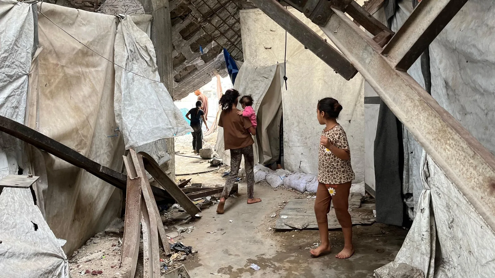 « Nous nous endormons avec la peur au ventre » : trois ans après le 7 Octobre, les Gazaouis prisonniers des ruines