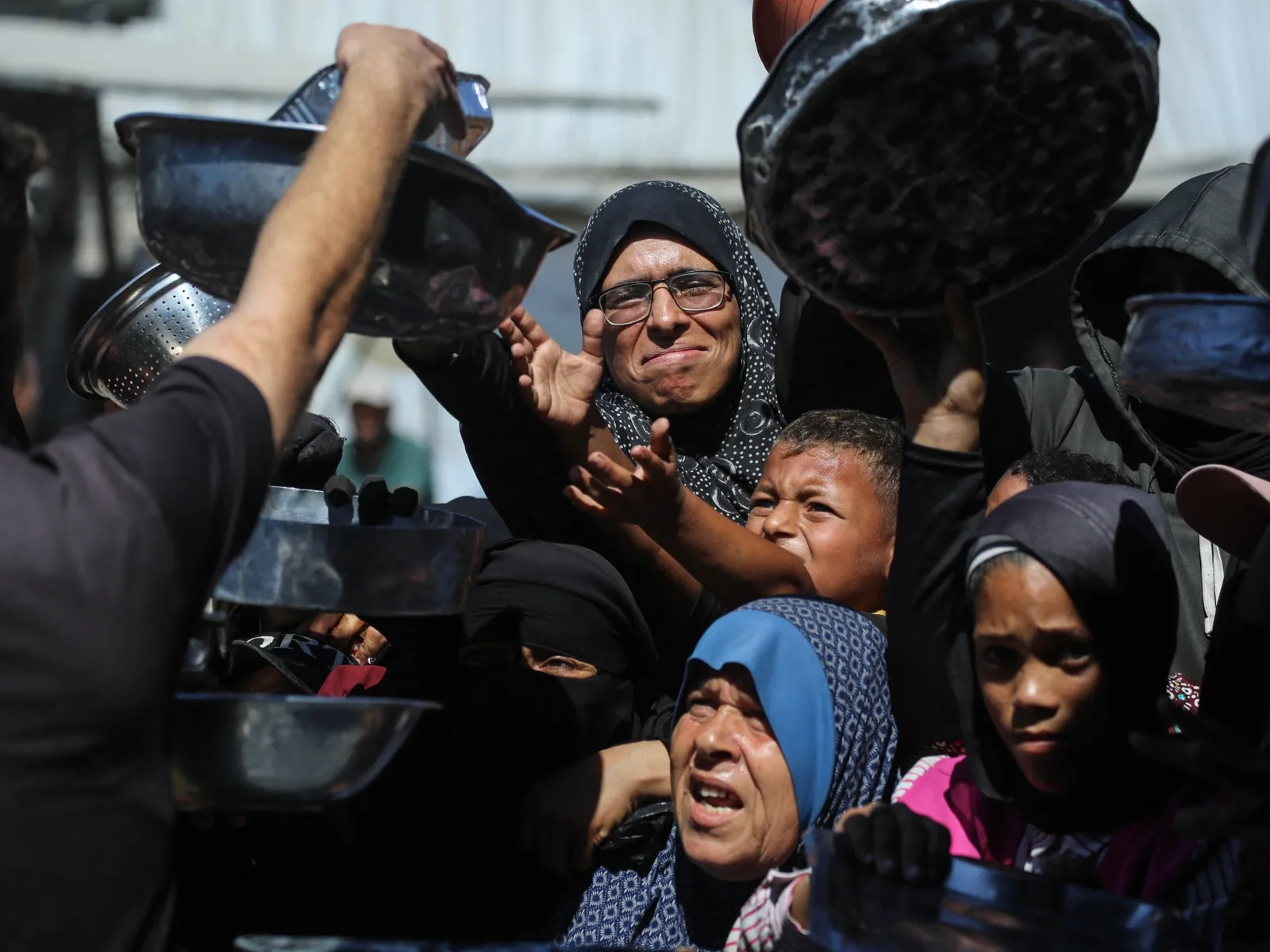 Photos : à Gaza, des mères endurent d’interminables files d’attente alors que la crainte de la famine persiste