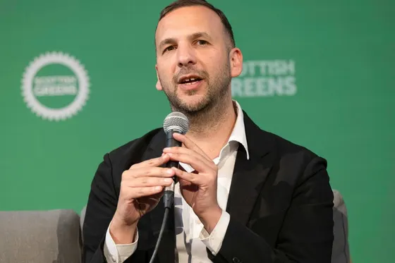 Royaume-Uni : En votant que le sionisme est du « racisme », les Verts britanniques provoquent la colère d’Israël