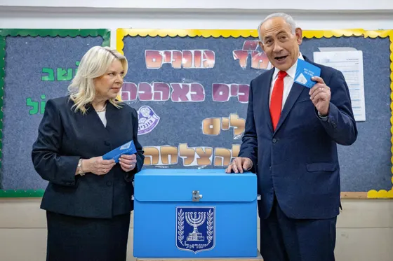 «Sortez et allez voter !» : quelques heures avant la fermeture des bureaux de vote en Israël, le bloc de Netanyahou tente de mobiliser ses électeurs
